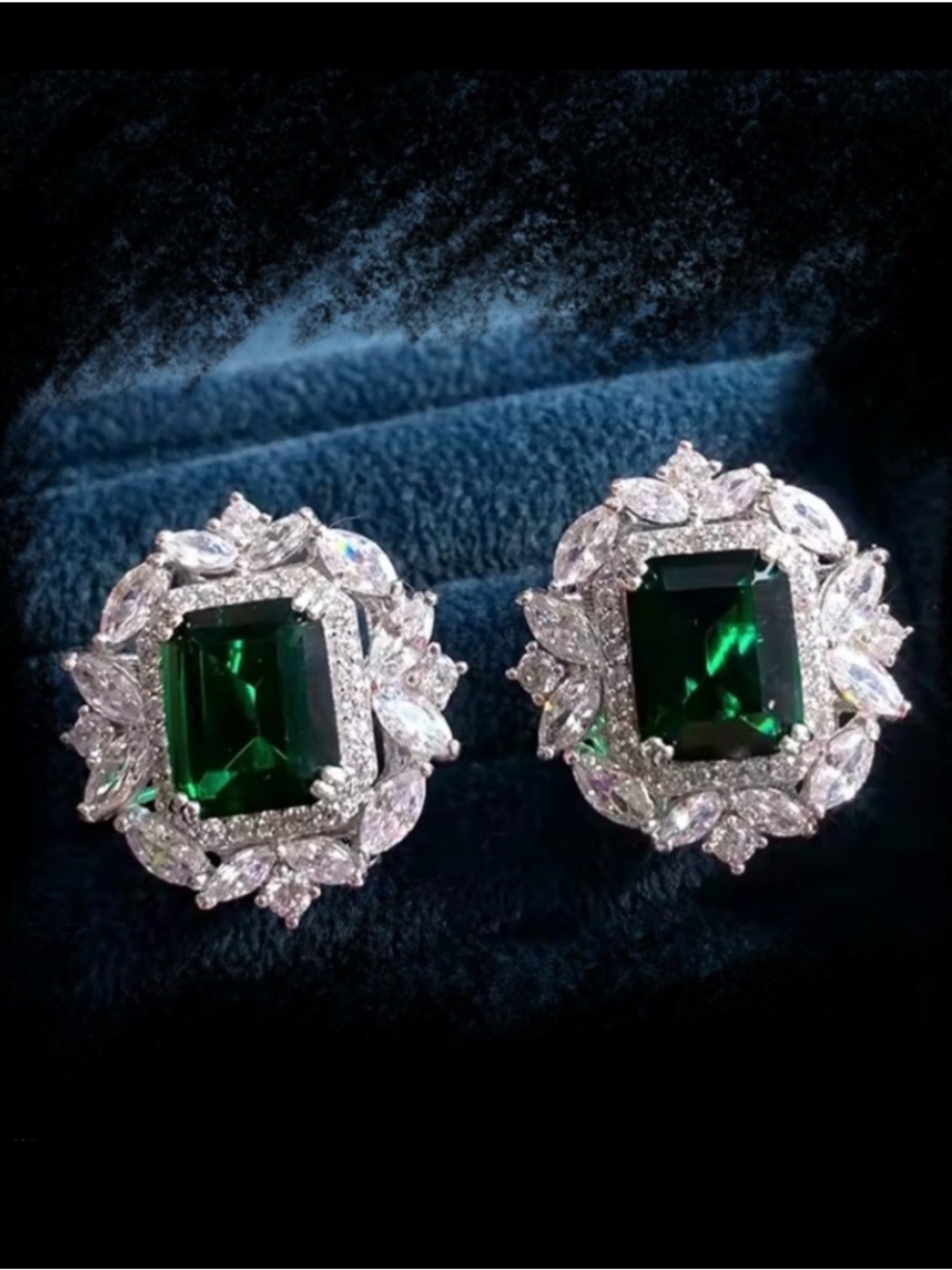 Swarovski Elements 925 Sterling Silver Emerald Green Filigree Halo Earrings NEW